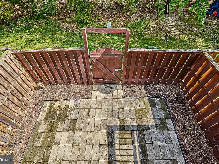 8606 Rocky Gap Ct — Photo 16