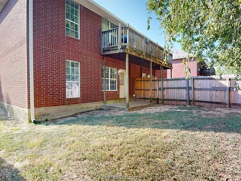 1513 Hollowhill Dr #B — Photo 21