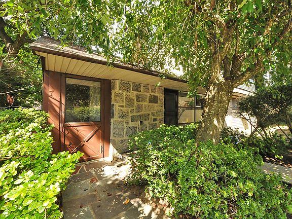 3rd image of 46 Shepherd Ln
