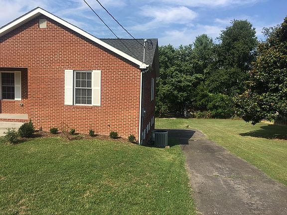 2nd image of 128 Wonderland Dr