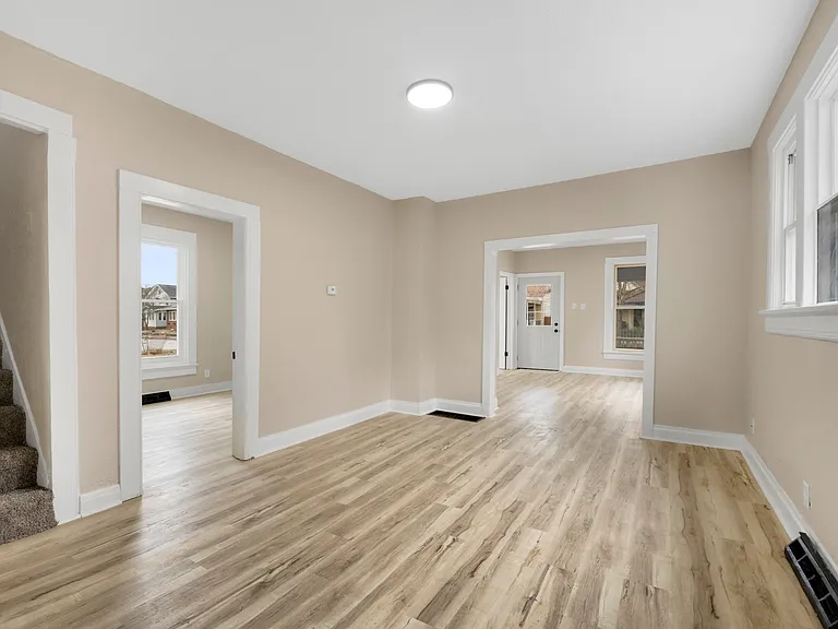 607 Kinsmoor Ave — Photo 4
