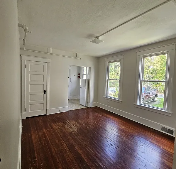 15 Lagrange Ave #2 — Photo 5