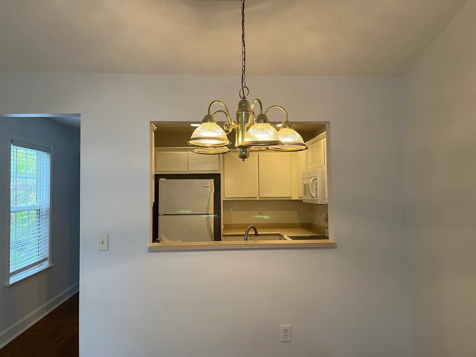 3 bed, 1300 sqft, $1,200 — Photo 3