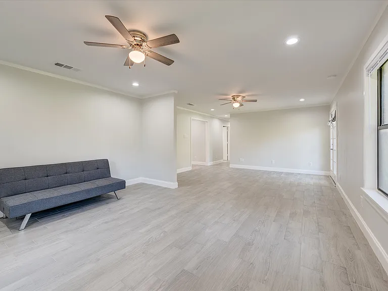 304 Oak Dr — Photo 31