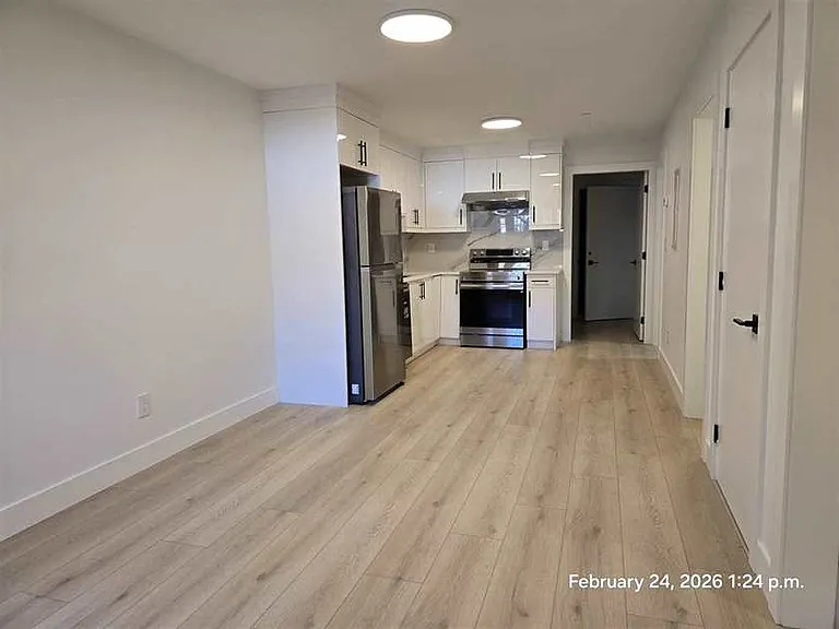 15571 Victoria Ave — Photo 5