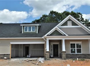 255 Hawks Nest Cir, Clemmons, NC 27012