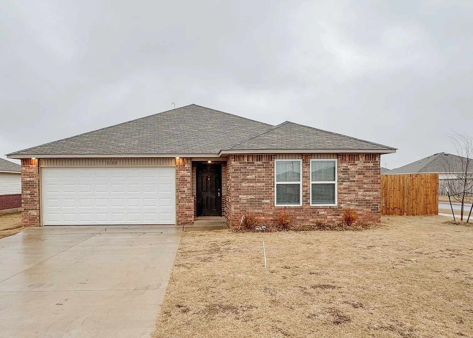 4 Bedrooms | Mustang | Corner Lot — Photo 3