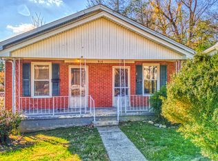 915 W Hillcrest Dr, Johnson City, TN 37604