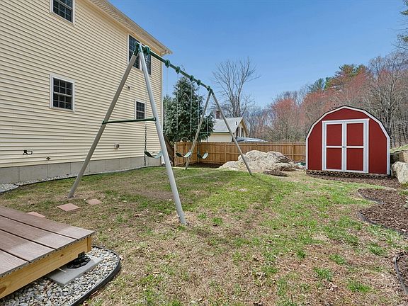 4th image of 171 Whitins Rd