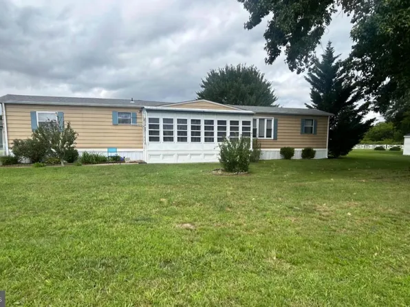 101 Country Ln, Buena, NJ 08310