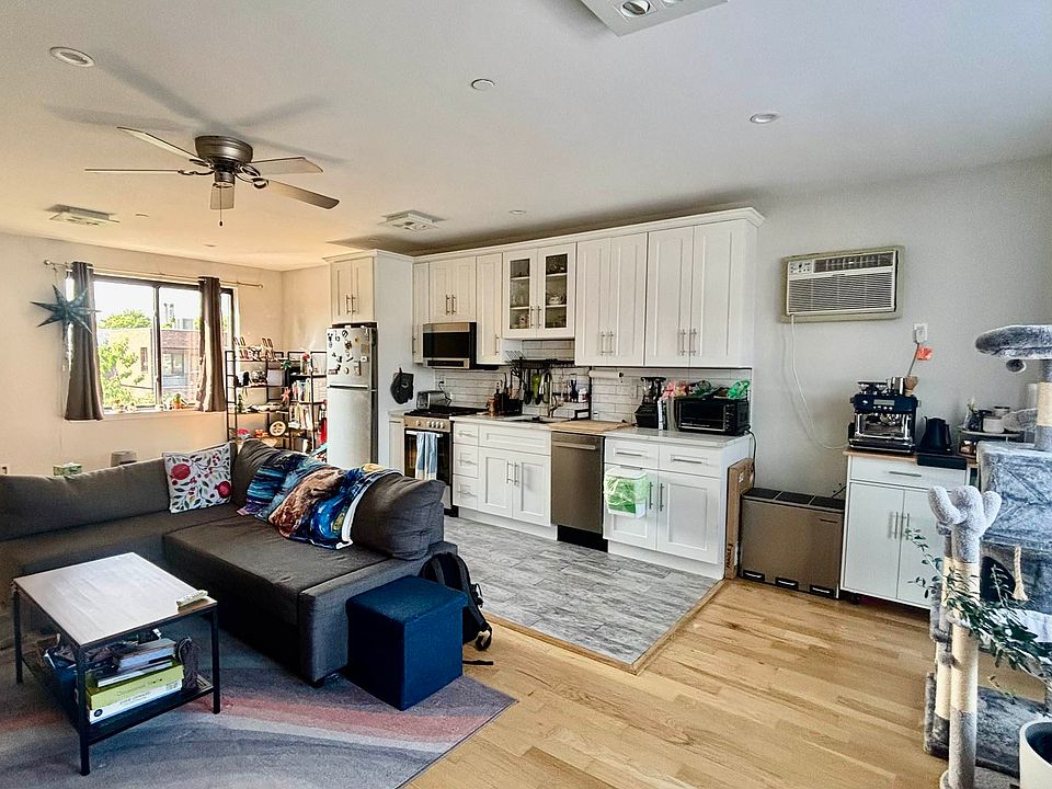 1st image of 20-50 29th St #4