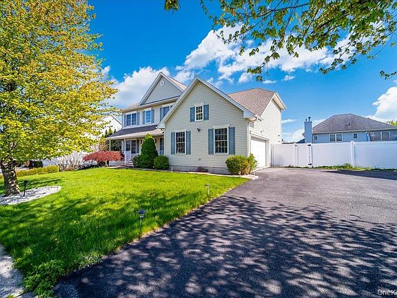 3rd image of 2723 Colonial Drive