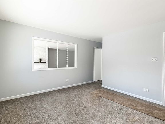 4th image of 25280 W Lincoln Dr