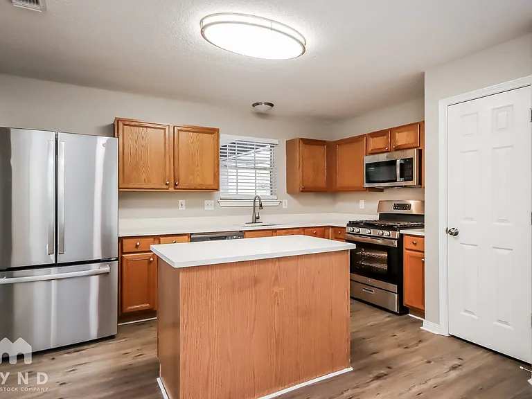 598 Orangewood Dr — Photo 5