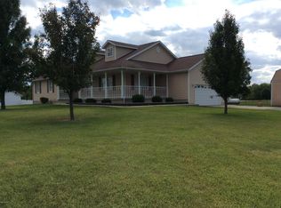 5989 E Houston Rd, Woodlawn, IL 62898