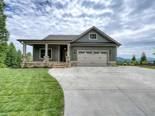 1513 Honey Bee Rdg, Hiawassee, GA 30546
