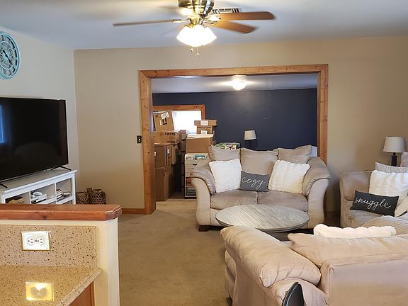 3rd image of 460 Eloise Ave