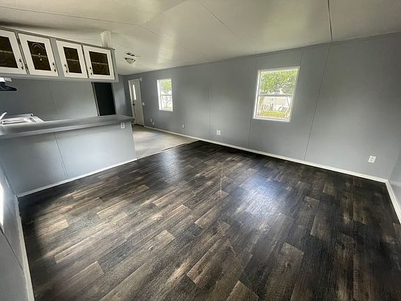 5th image of 11546 SW 37th Dr #87