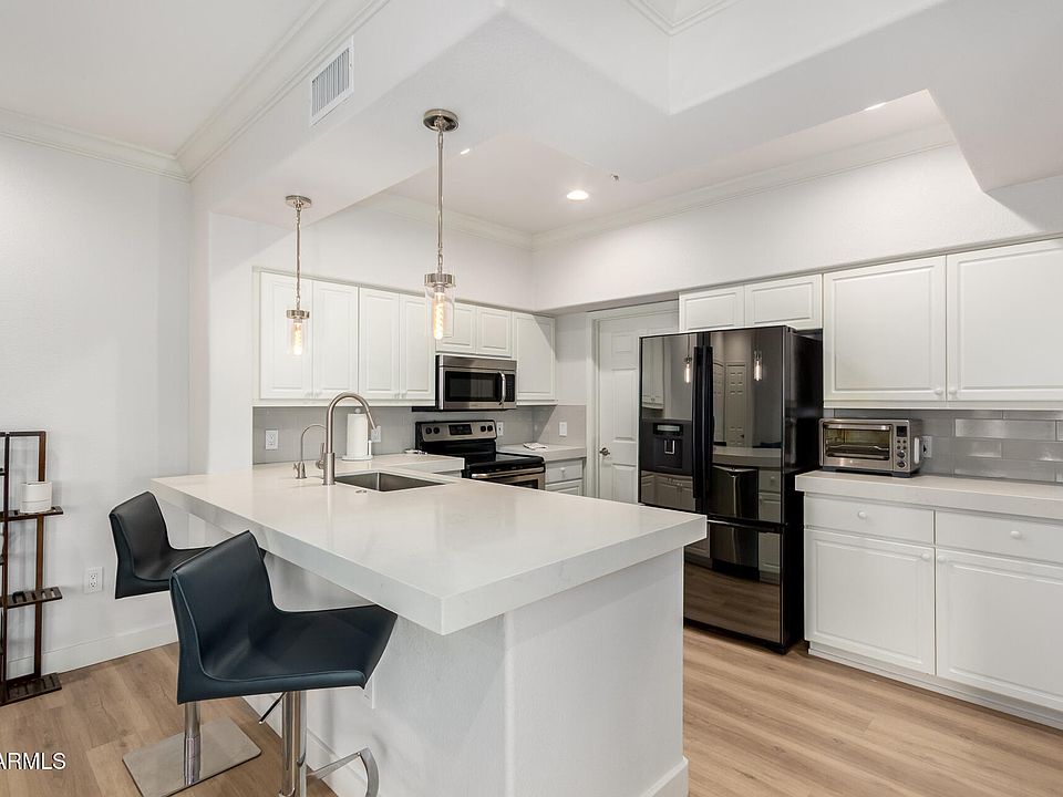 seventytwo club house 「FAIR WAY」 117 Clubhouse Cir, West