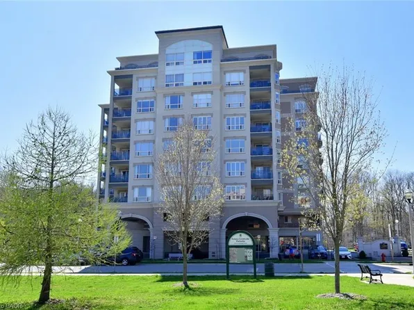 3000 Creekside Dr #501, Hamilton, ON L9H 7S8