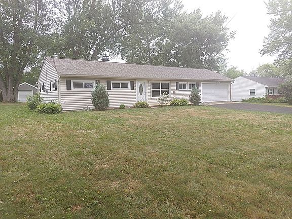 2nd image of 2100 Pinewood Dr