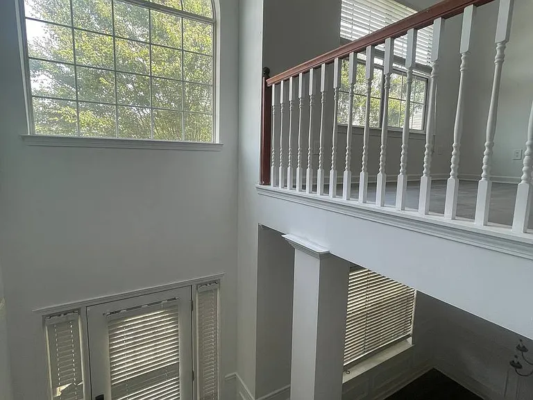 520 Lakeridge Ct — Photo 32