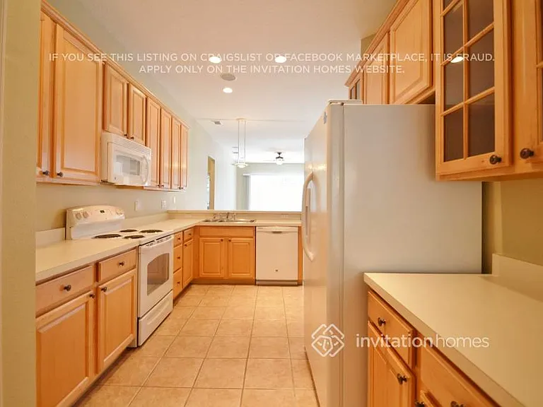 726 Lakeworth Cir — Photo 6