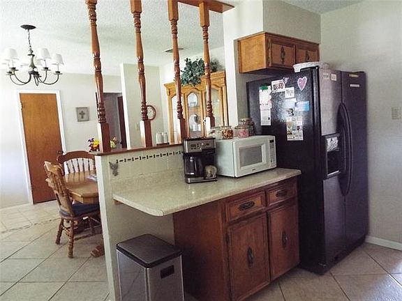 5th image of 403 Crestwood Dr