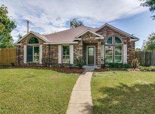 8018 Wayne Cir, Rowlett, TX 75088