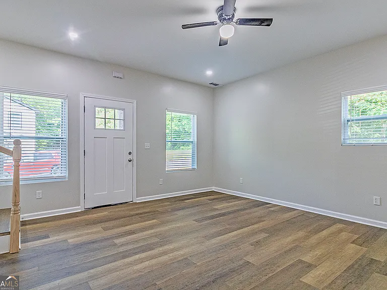 2741 Village Green Dr — Photo 12