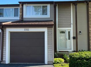 1511 Clearwater Ln, Wheeling, IL 60090