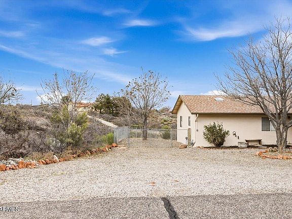 3rd image of 1122 E CHERRY HILLS Way