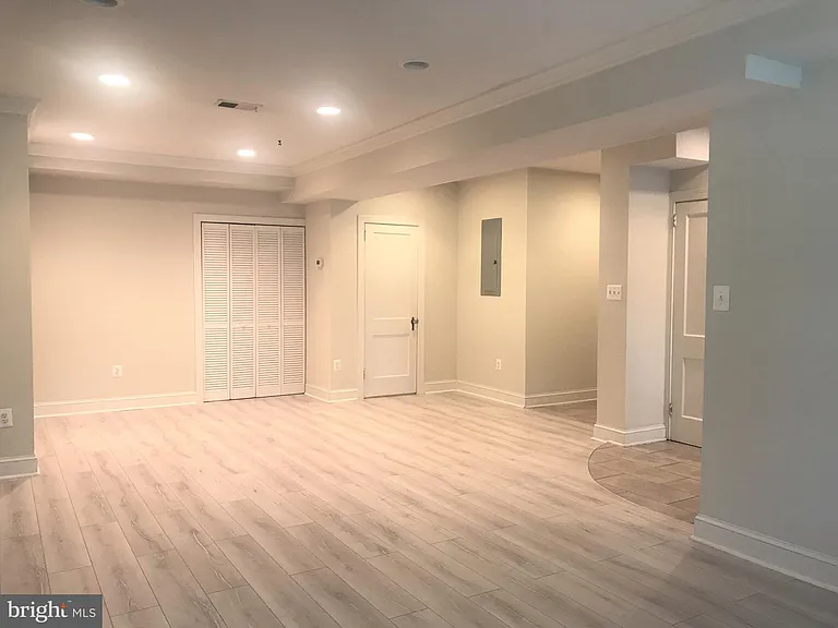 401 Commonwealth Ave #10B — Photo 19