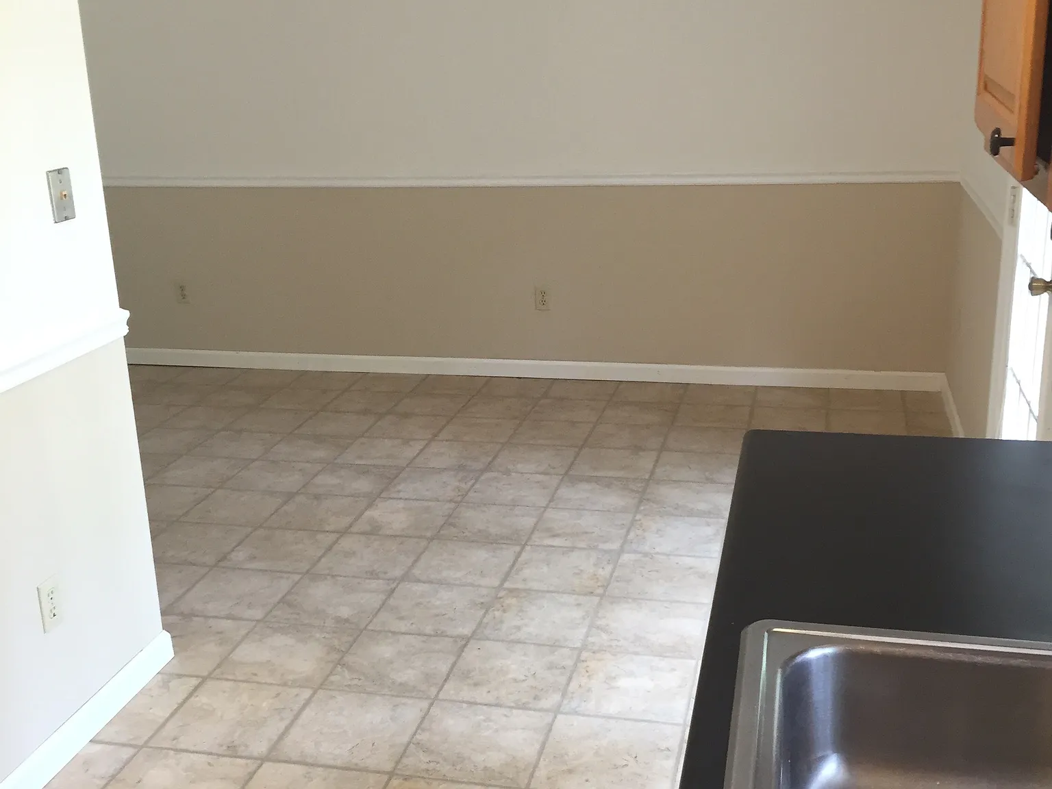 2 bed, 1.5 bath, $1,100 — Photo 4