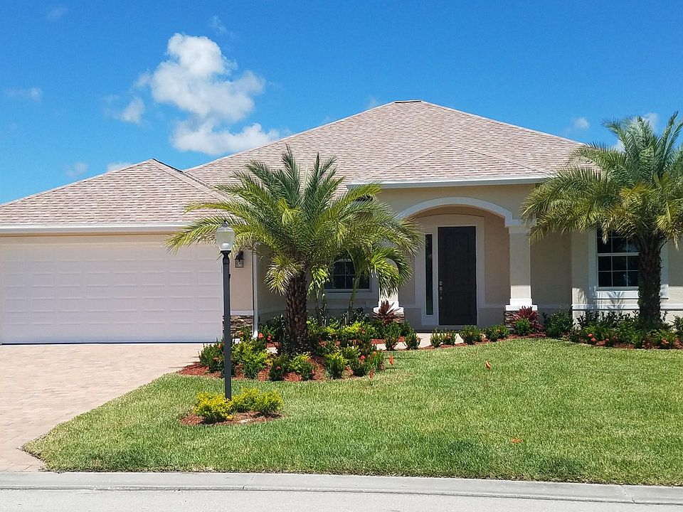 1st image of 371 SW Vista Lake Dr