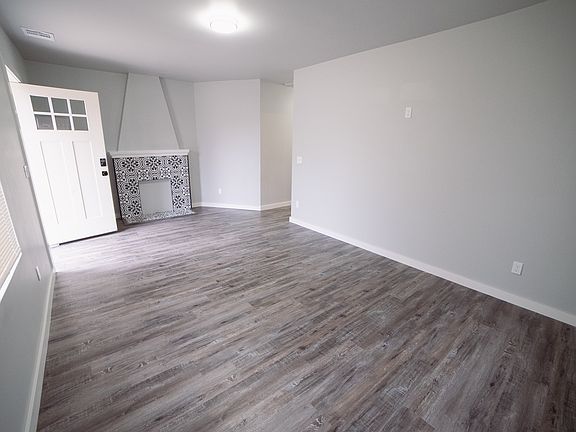 2nd image of 103 N Columbia Ave #103