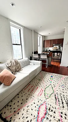 Rented by Jonis Realty | media 10