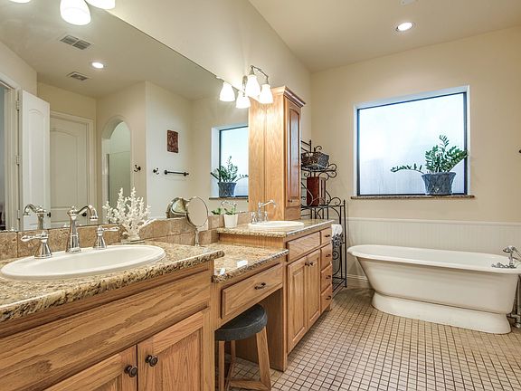 3rd image of 9014 Groveland Dr