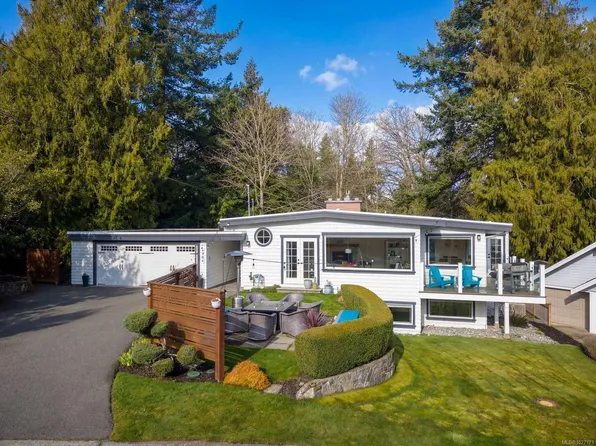 4984 Georgia Park Ter, Saanich, BC V8Y 2B9