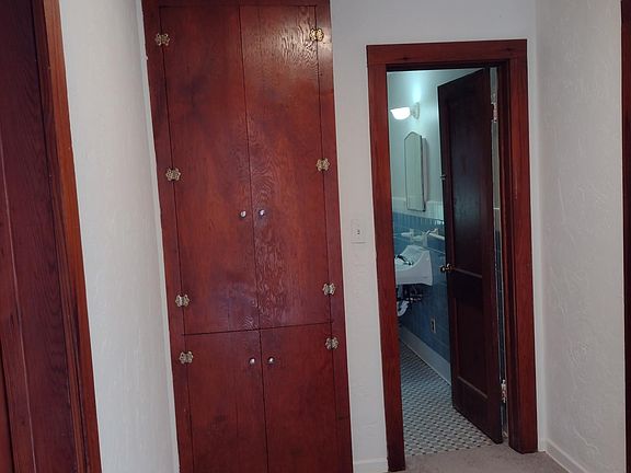 3rd image of 411 Northeast Blvd #7