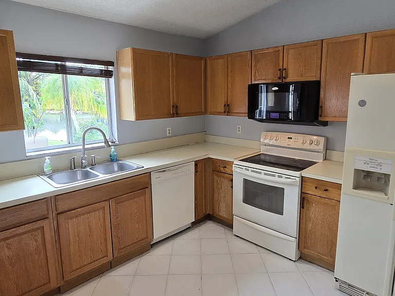10137 Boynton Place Cir — Photo 22