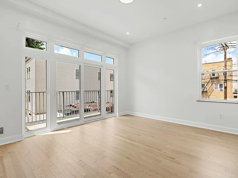 153 New York Ave #1 — Photo 13