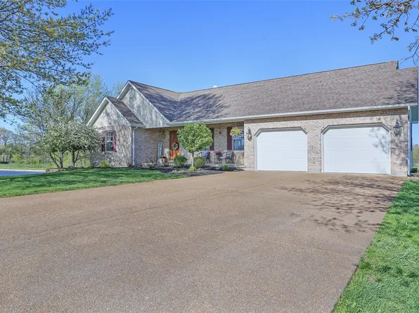 935 Gerling Ln, New Haven, MO 63068