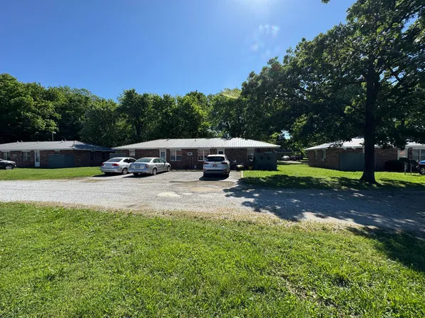 1822,24,26 Maple St, Seneca, MO 64865