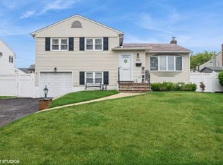 3963 Daleview Ave, Seaford, NY 11783