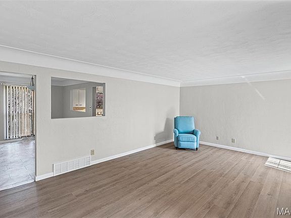 5th image of 4 Briarcliffe Dr