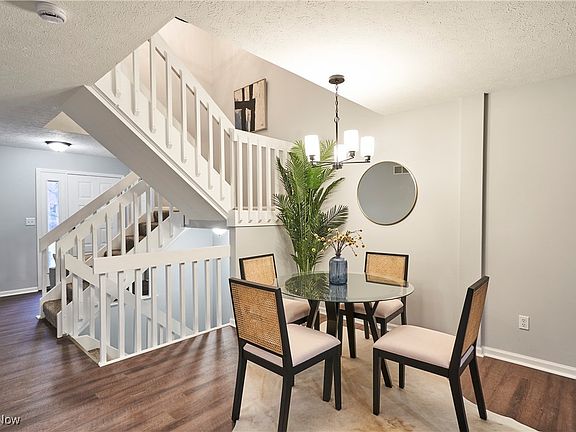 5th image of 263 Millcreek Dr