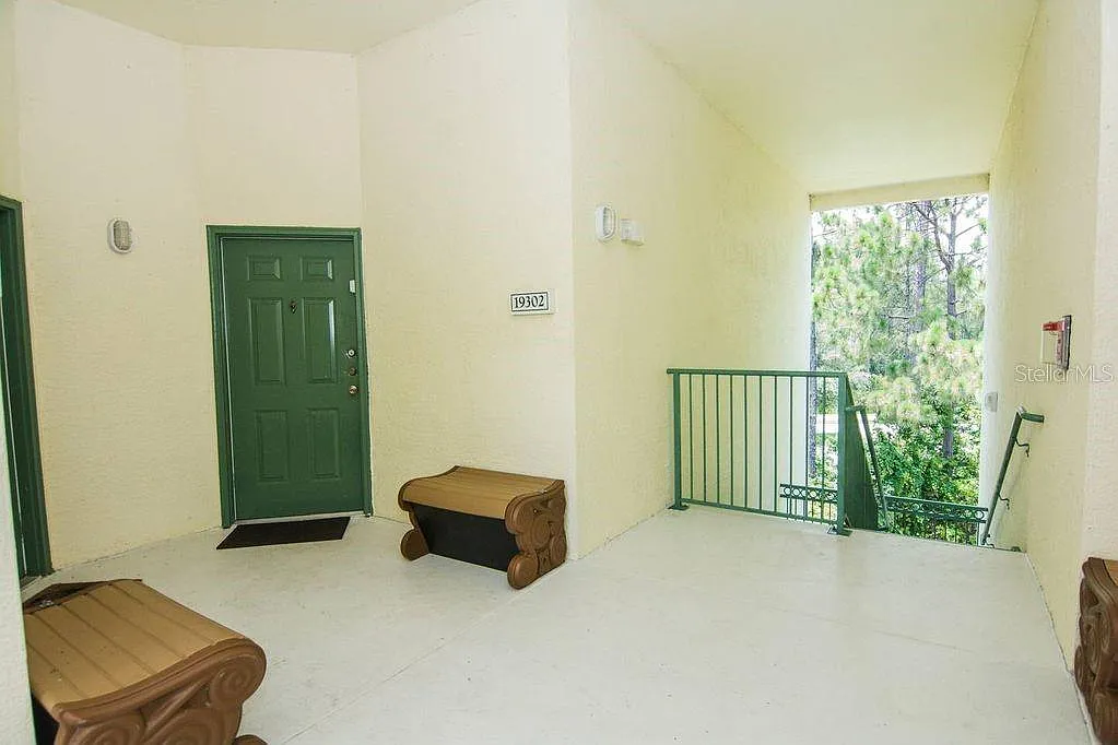 2 bed, 2.0 bath, 1110 sqft, $1,800 — Photo 2