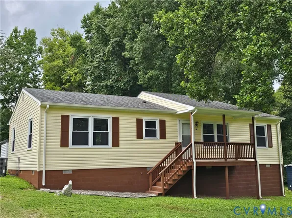 915 2nd St, Blackstone, VA 23824