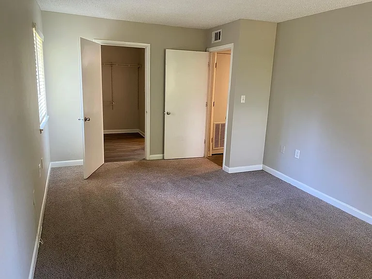Gleneagle Apartment Homes — Photo 70